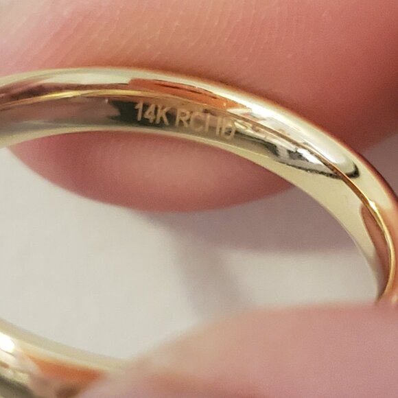 14k Gold Band - Picture 7 of 7